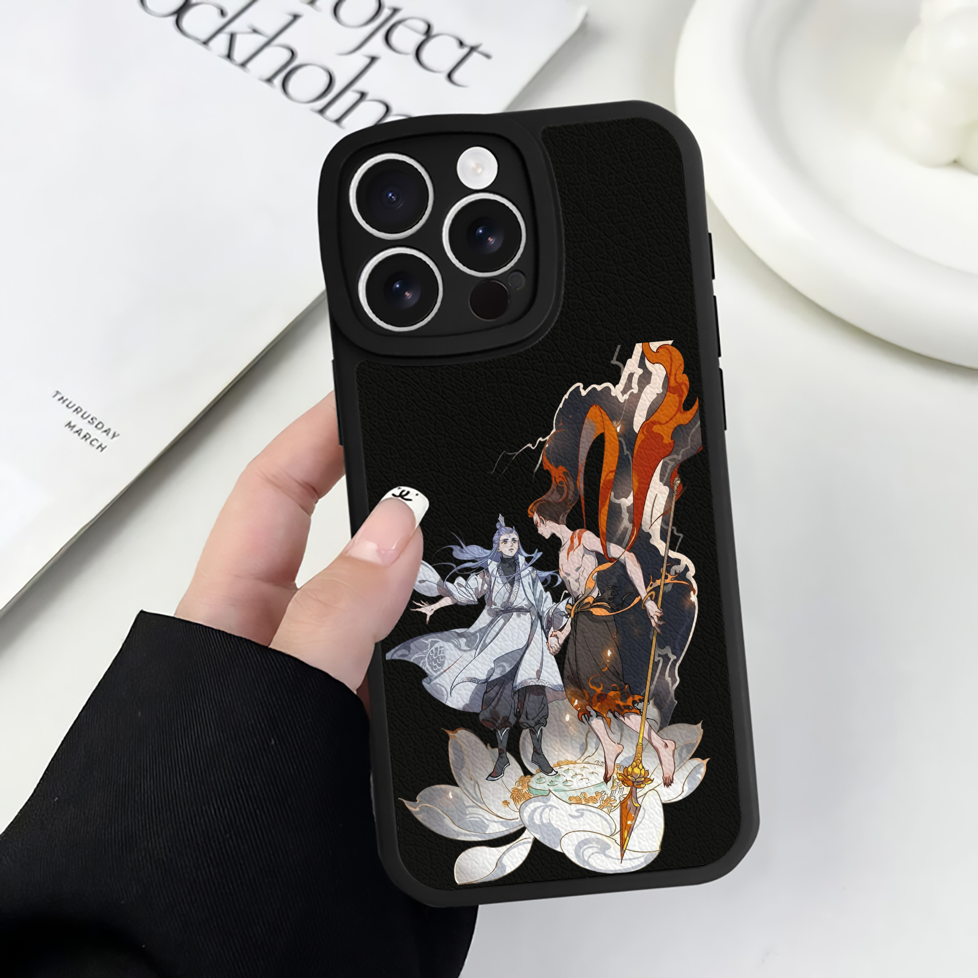 （画像用） Ne Zha 2 ナタ 魔童の大暴れ 【iPhone 16シリーズ対応】シリコンスマホケース（レザー調） 材質：シリコン